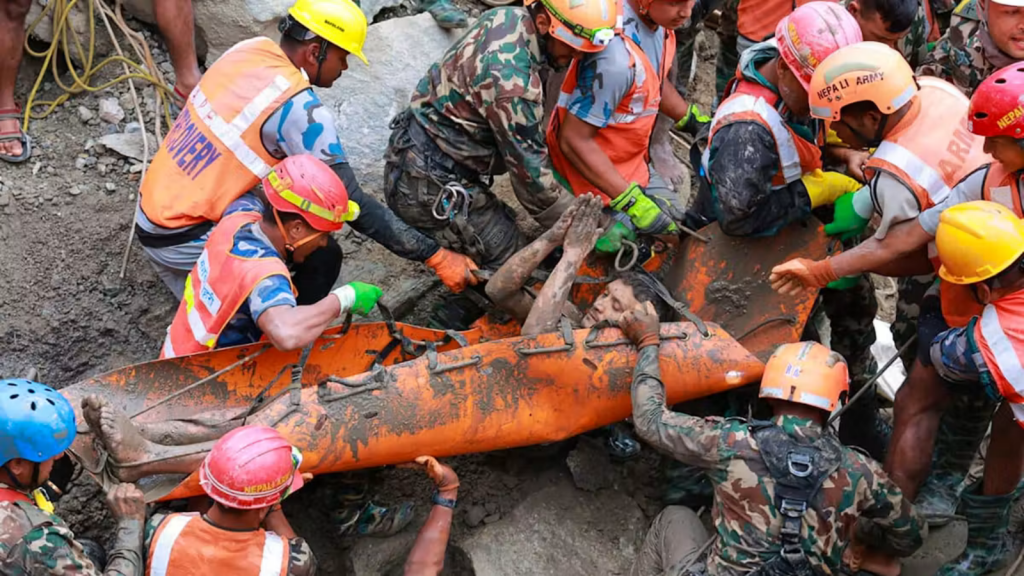 Himalaya : 1.384 morts et plus de 5.500 disparus suite à la crue.