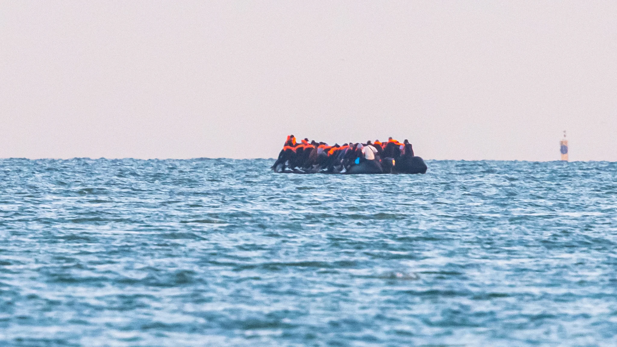 140 migrants secourus dans la baie de Seine, embarcation en route vers le Royaume-Uni.