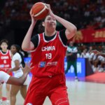 Zhang Ziyu, géante chinoise de 2,20 m, attire l&rsquo;attention à la Coupe du monde féminine