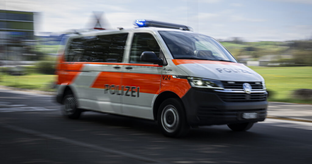Alerte aux tirs lors d’une fête d’école à Goldach, Saint-Gall, mobilise les autorités.