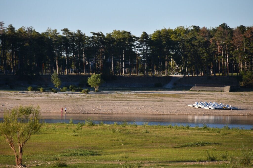 Baignade interdite au lac de Saint-Ferréol : état des lieux et défis à relever.