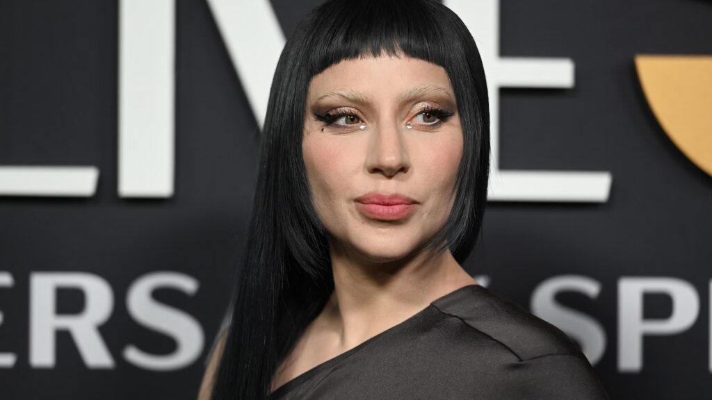 Lady Gaga annonce la naissance de son premier enfant, peu d’informations disponibles.
