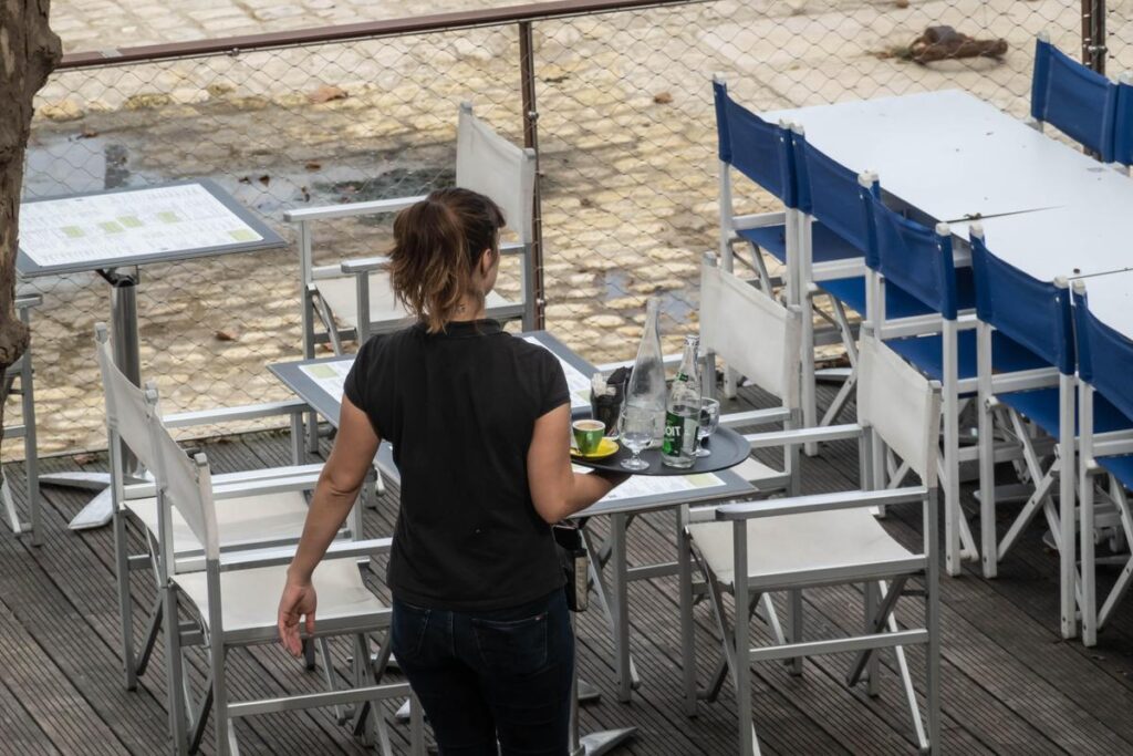 Châtelaillon-Plage : un restaurant en difficulté ne déclarait plus son personnel en raison de dettes.