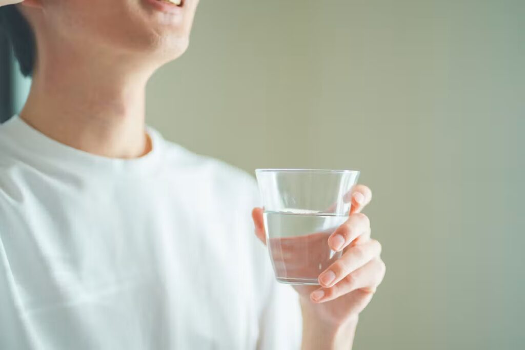 Temps nécessaire pour observer les bienfaits de l’hydratation sur la peau selon des études scientifiques.