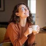 Les grands buveurs de café présentent un profil corporel distinct selon une étude.
