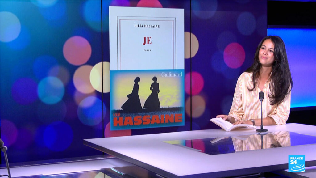 Lilia Hassaine explore la voix de la femme enfermée dans « Jane Eyre » au théâtre.