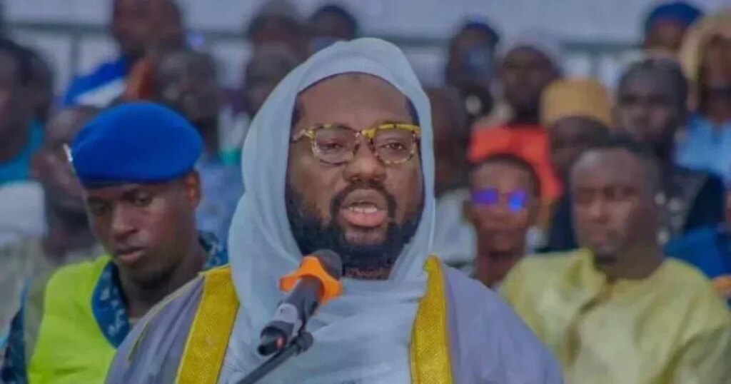 Le fils de Cheikh Mouhidine Samba Diallo critique les politiciens sur leur gestion.