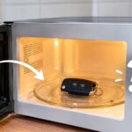Auto : mettre ses clés dans un micro-ondes pour désactiver le signal des voleurs.