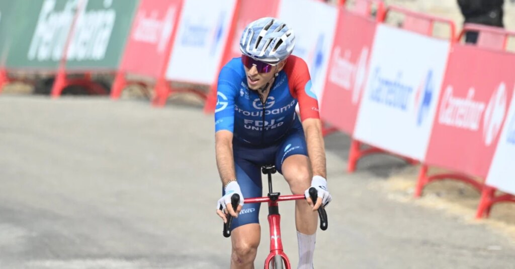 Berthet découvre en direct la victoire de sa femme lors de la Vuelta en Espagne.