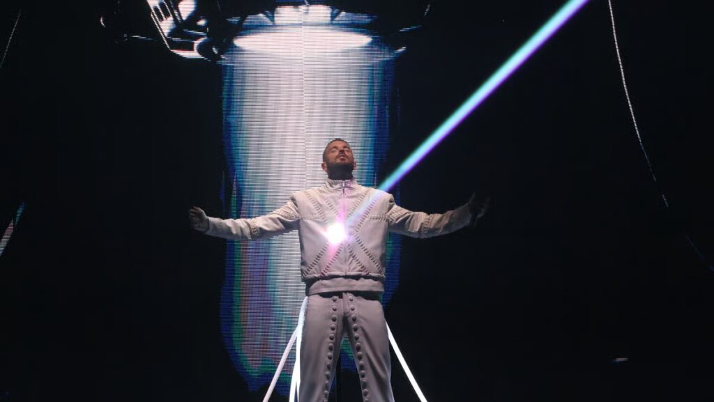 Matt Pokora enflamme le Dôme de Marseille lors d’un concert captivant.