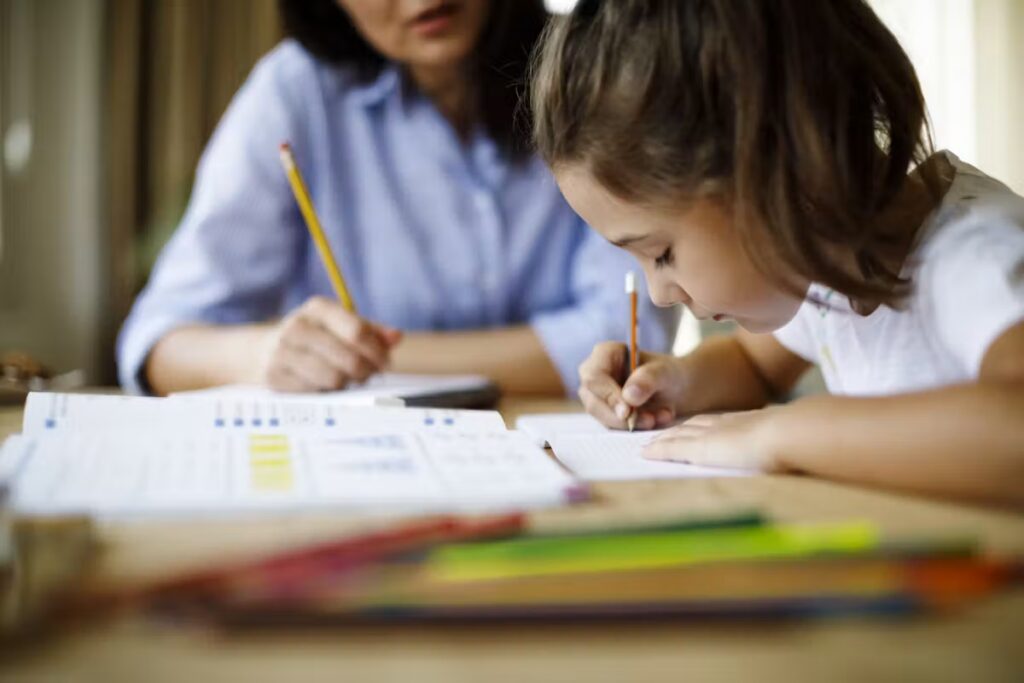 Devoirs à la maison : conseils de maîtresses pour gérer le stress scolaire à la rentrée
