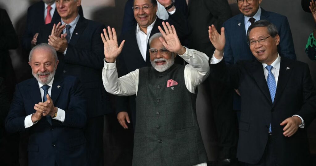Réunion des BRICS+ à New Delhi : enjeux économiques et politiques pour les pays membres.