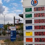 Prix du carburant atteignant un record malgré un baril sous son maximum.