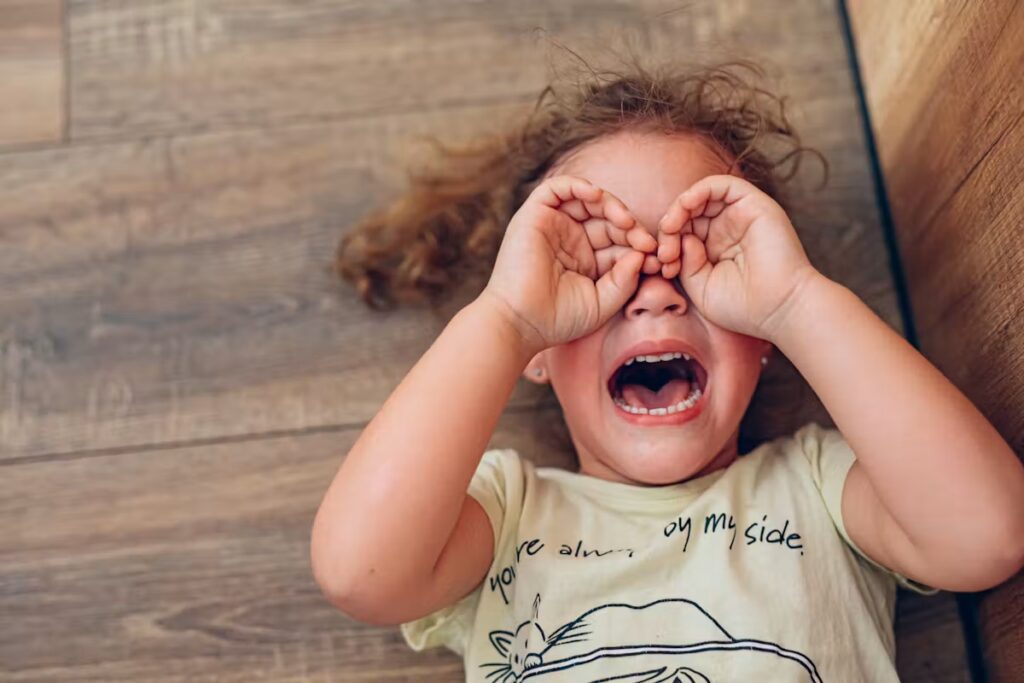 Irritabilité des enfants en France la première semaine d’école : explications des experts.