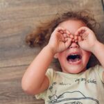 Irritabilité des enfants en France la première semaine d’école : explications des experts.