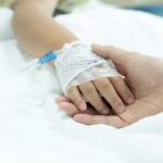 Une mère accusée d&rsquo;avoir falsifié un cancer de son fils pour récolter 358 000 euros.