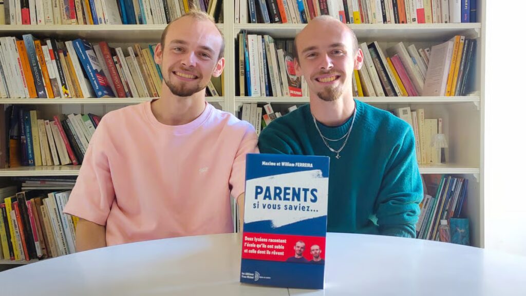Deux étudiants de la MOPA à Arles publient « Parents, si vous saviez » sur la vie scolaire.