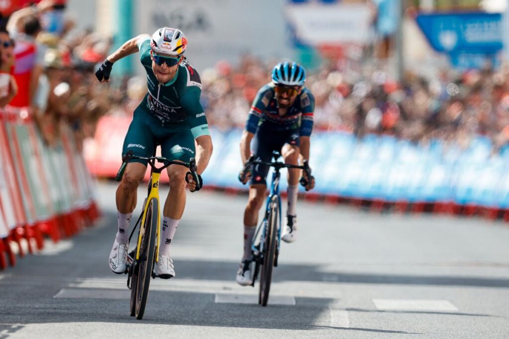 Wout Van Aert remporte une étape de la Vuelta en poursuivant plusieurs objectifs simultanément.