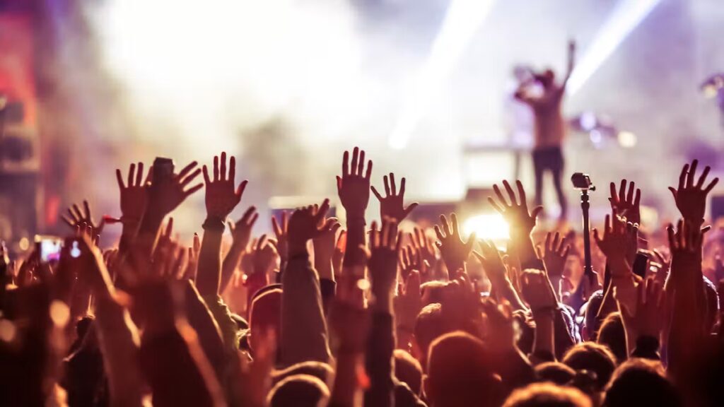 Les jeunes exposent leur audition aux risques des festivals et des jeux vidéo malgré leur connaissance.