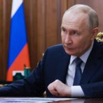 Poutine ordonne l’arrêt des frappes sur Kiev lors de la visite d’émissaires américains.