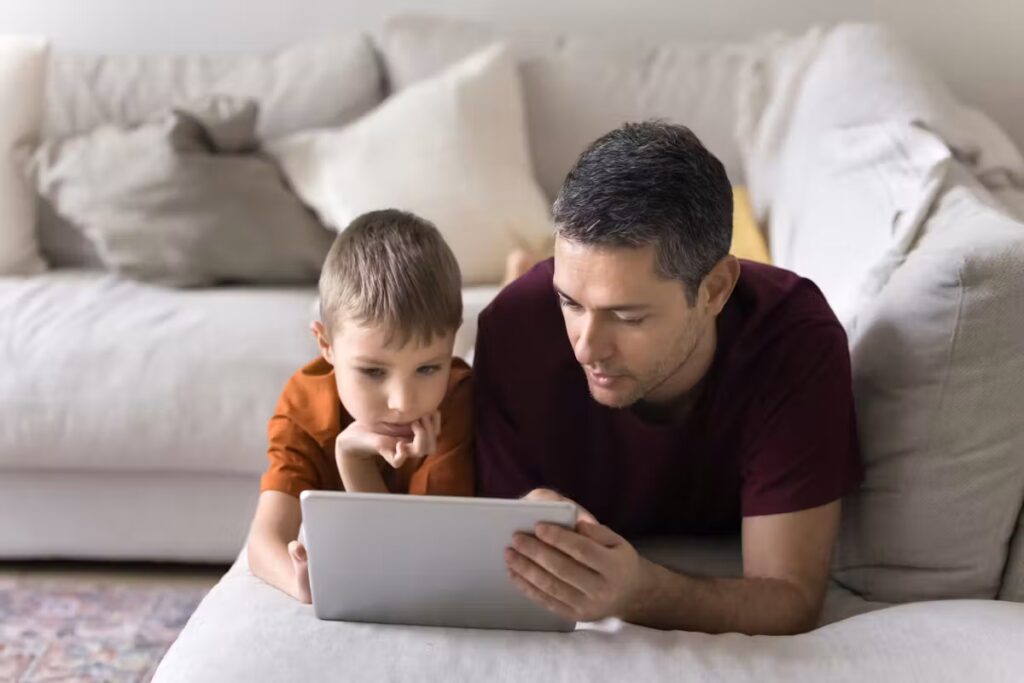 Le gouvernement présente un guide sur l’utilisation des écrans pour les 3-6 ans.