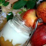Yaourts aux pommes caramélisées au sucre d&rsquo;érable : une nouvelle recette des producteurs canadiens.