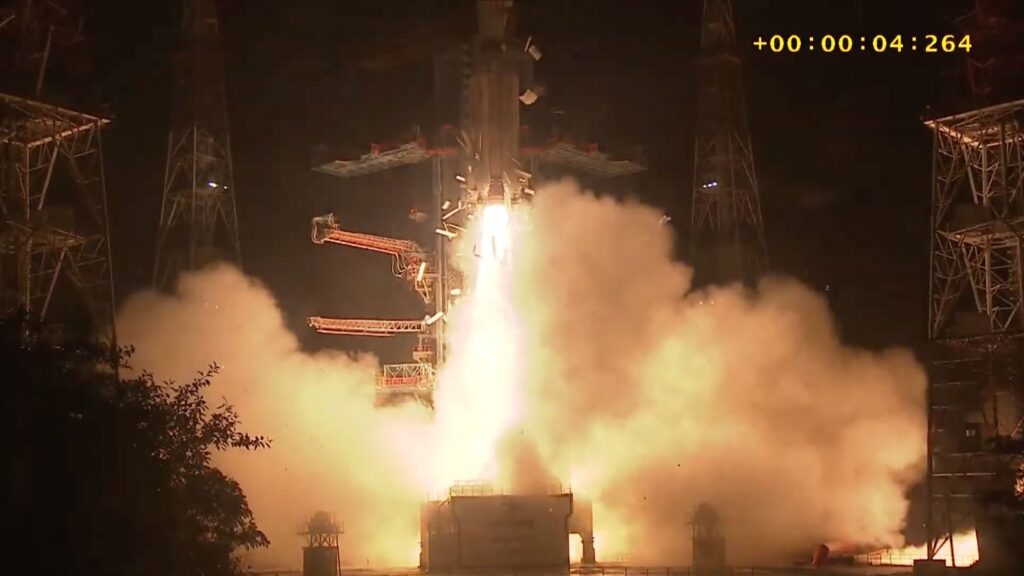 L’Inde lance un satellite d’imagerie terrestre en orbite géostationnaire.