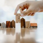 L’UE renforce ses régulations sur les locations touristiques face à la crise du logement.