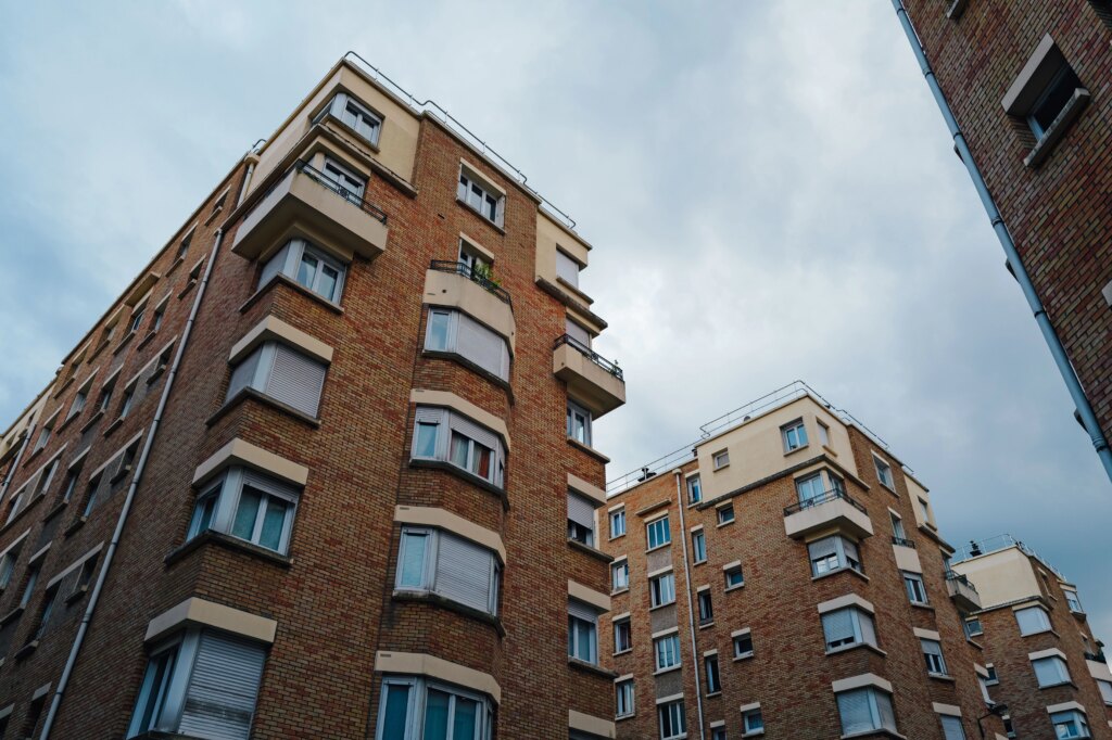 Logement social : ménages français confrontés à la hausse des loyers et APL stagnantes
