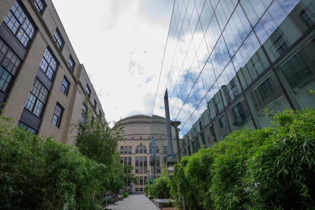 Le MIT lance un programme de bourses postdoctorales en physique quantique.