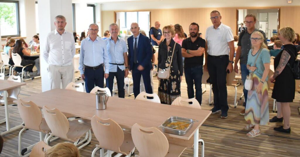 Réaménagement et agrandissement du collège Simone-Veil à Herrlisheim pour améliorer les infrastructures éducatives.