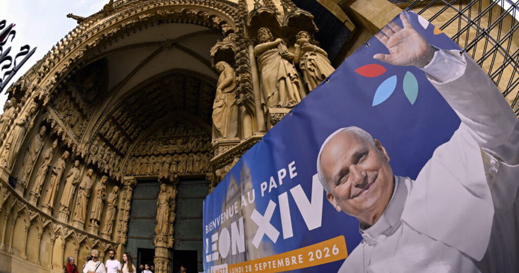 Grand-messe politique à Metz pour le pape Léon XIV, enjeux religieux et sociaux en débat.