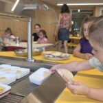 À Mommenheim, les élèves choisissent leurs repas à la cantine pour un meilleur équilibre alimentaire.