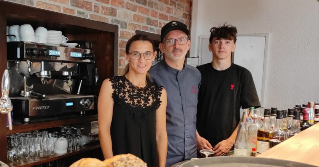 Ouverture du restaurant La Table des Battants à Sélestat avec une offre gastronomique diversifiée.