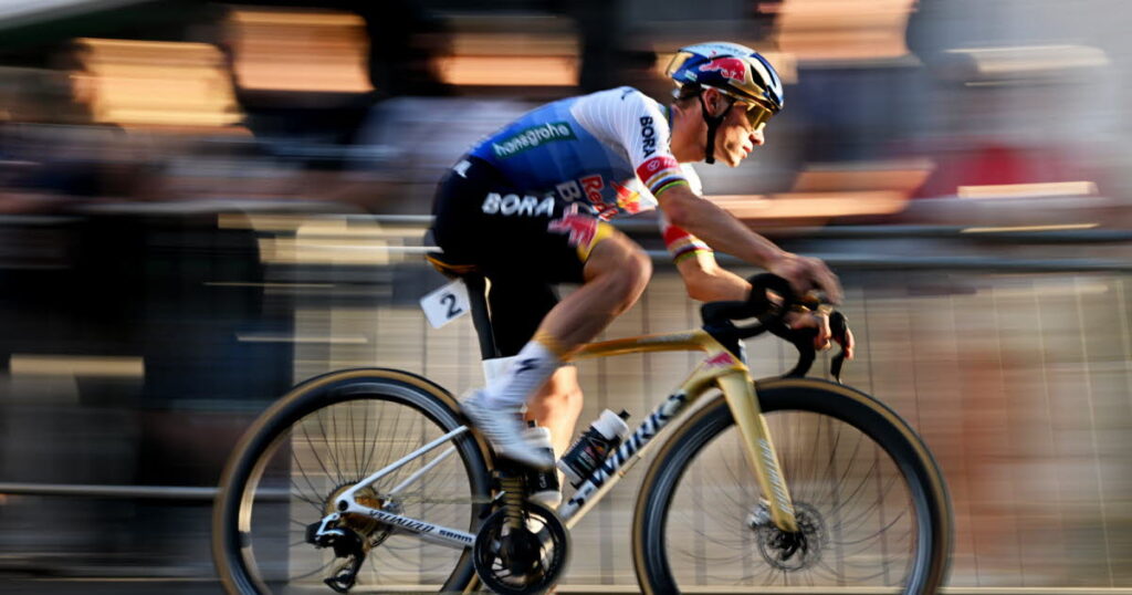 Remco Evenepoel remporte le Grand Prix de Québec, Seixas termine 18e.