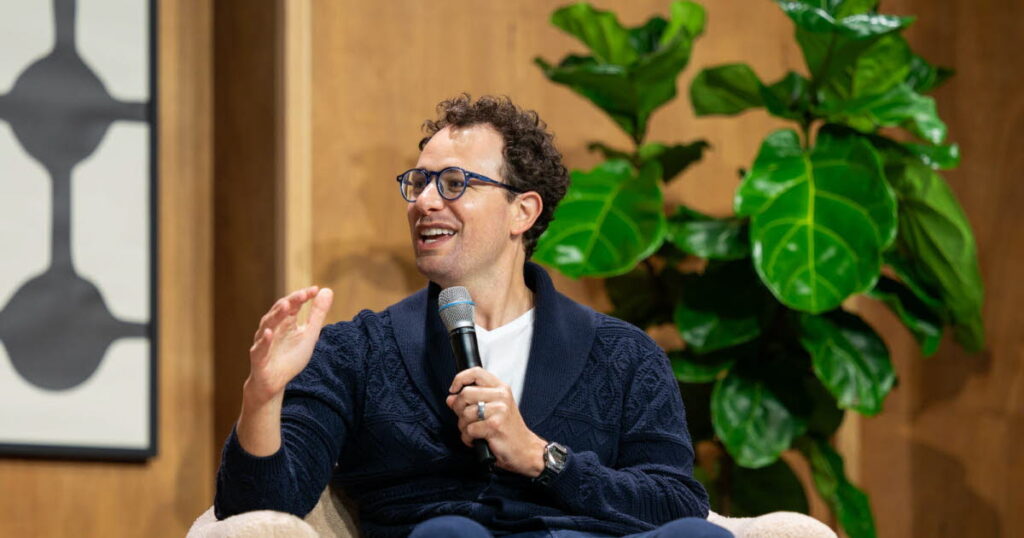 Le patron d’Anthropic appelle à un ralentissement du développement de l’intelligence artificielle.