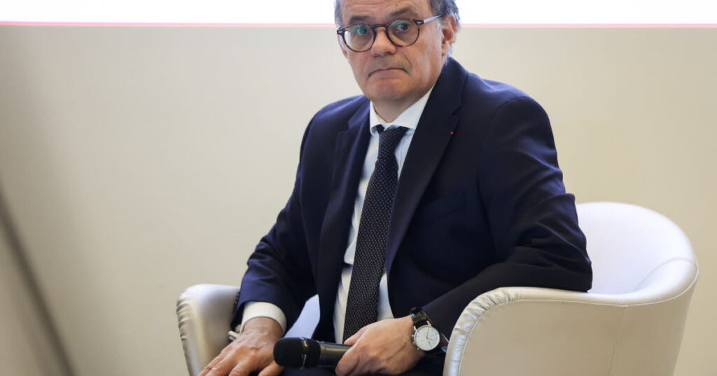 La Banque de France dément les accusations de LFI sur la vente de dette française.