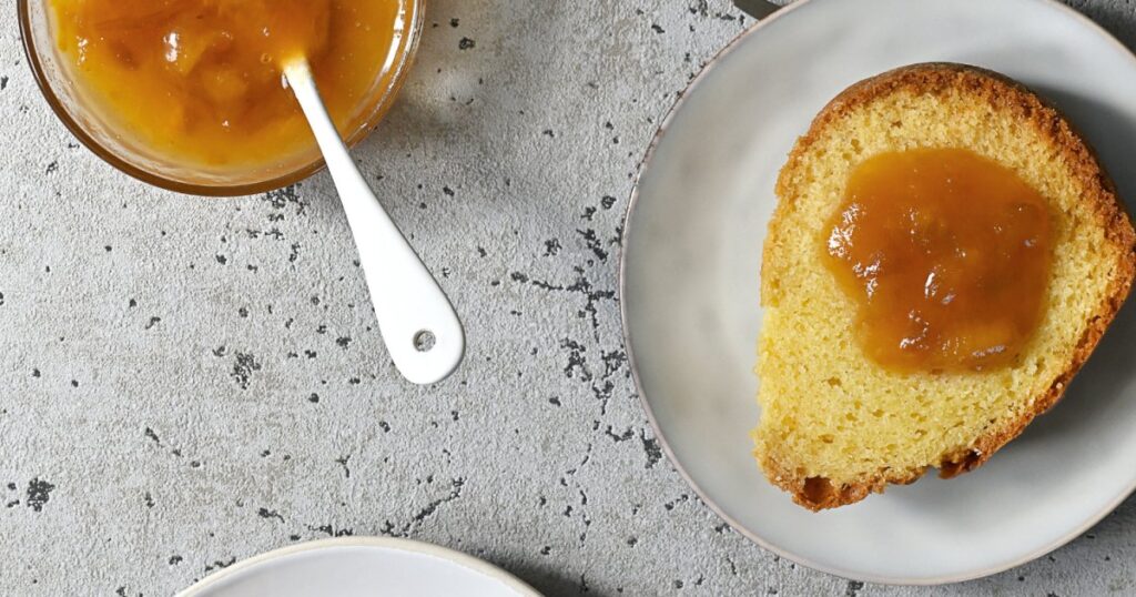 Recette de bundt cake à la compote de mirabelle : préparation maison en étapes claires
