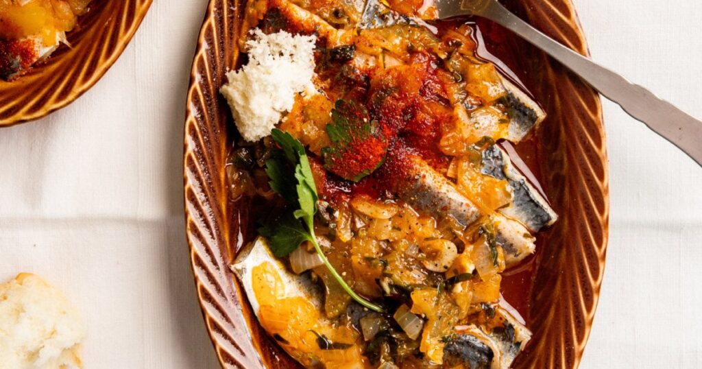 Recette traditionnelle de ragoût d’anchois à Kotor, spécialité culinaire du Monténégro