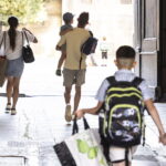 Rentrée scolaire à Arles : les élèves de la maternelle à l&rsquo;université reprennent le chemin des classes.
