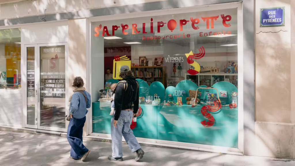 Saperlipopette ouvre une ressourcerie à Paris dédiée aux enfants et à la réutilisation.