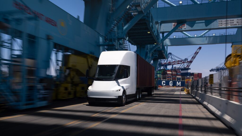 Le Tesla Semi sera disponible en Europe, sans avancées techniques notables.