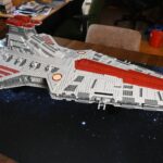 Dix vaisseaux spatiaux Lego Star Wars à découvrir pour les amateurs de modélisme.
