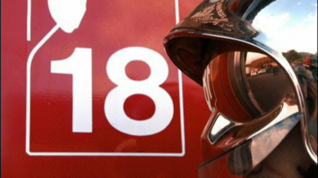 Incendie sur un terrain de paint-ball près de Grasse, intervention des pompiers en cours.