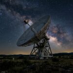Une antenne unique en Terre maintient le contact avec Voyager 2 malgré son âge avancé.