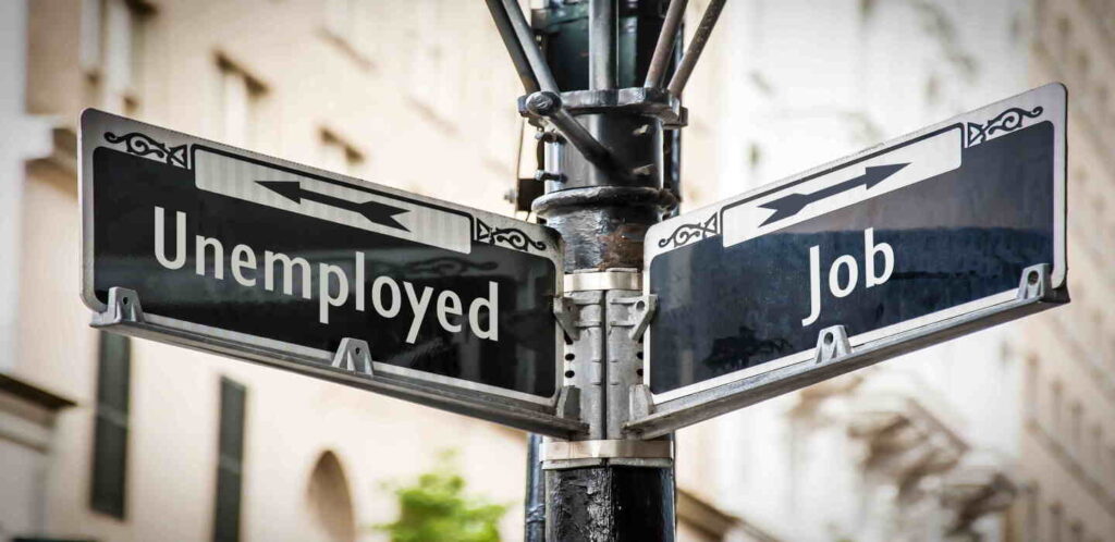 L’emploi américain augmente, renforçant la probabilité d’une hausse des taux d’intérêt.