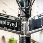 L’emploi américain augmente, renforçant la probabilité d&rsquo;une hausse des taux d&rsquo;intérêt.