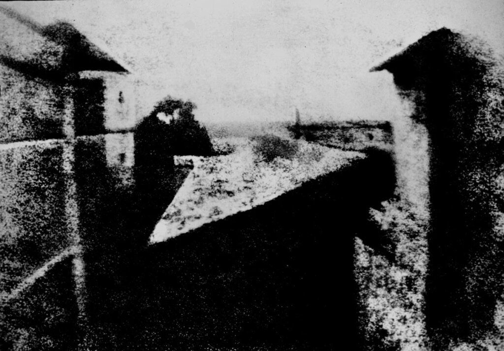 La première photo de l’histoire exposée en France pour le bicentenaire de la photographie.