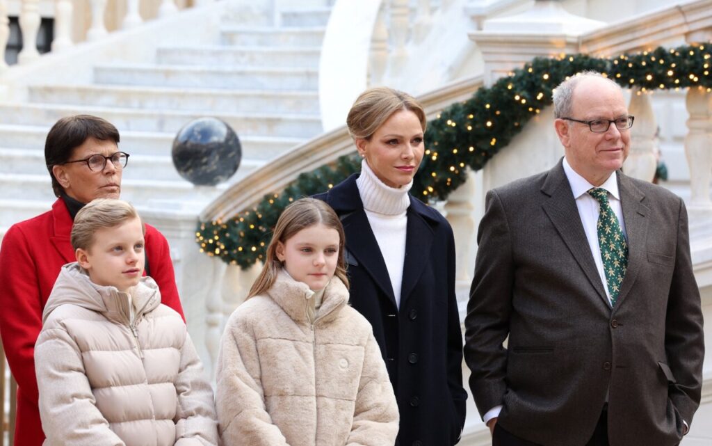 Albert II de Monaco et Charlène en visite dans un village de Provence lié à la Principauté.